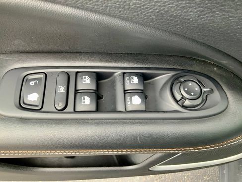 Used 2019 Jeep Compass Latitude w/ Popular Equipment Group AWD/4WD image 14