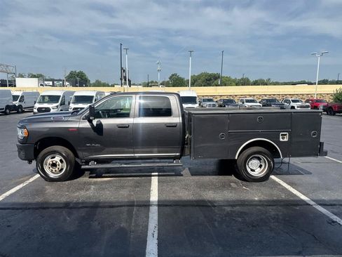 Used 2022 RAM 3500 Tradesman w/ Convenience Group AWD/4WD image 4