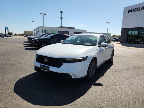 Used 2024 Honda Accord EX image 3