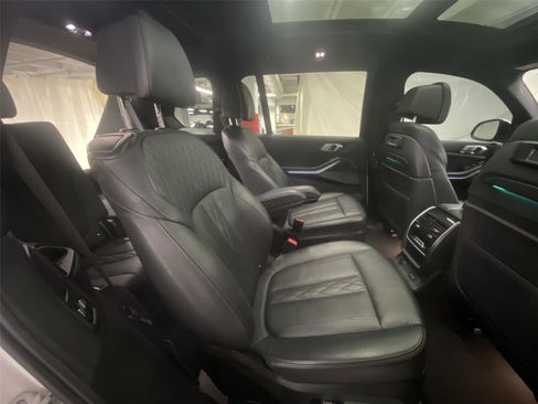 Used 2022 BMW X7 M50i AWD/4WD image 29