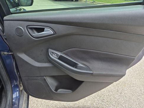 Used 2016 Ford Focus Titanium w/ Titanium Technology Package FWD image 22