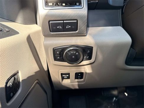 Used 2020 Ford F150 Limited w/ Trailer Tow Package image 31