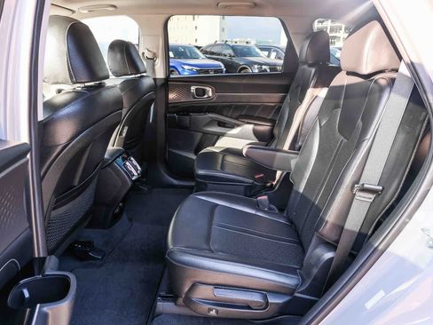 Used 2023 Kia Sorento SX AWD/4WD image 19