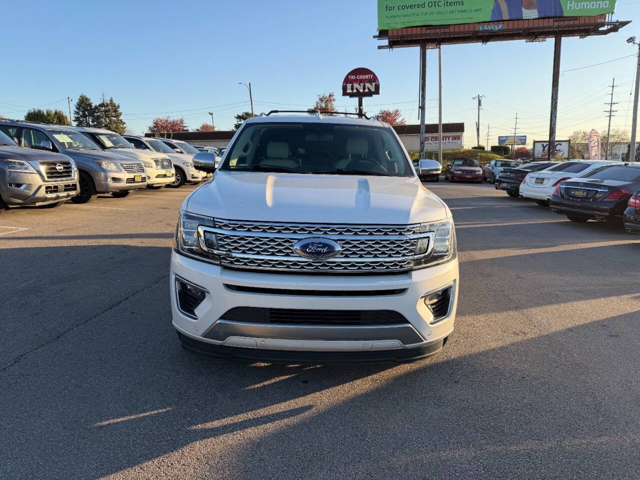 Used 2018 Ford Expedition Platinum RWD image 3