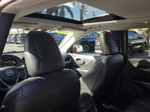 Used 2019 Jeep Cherokee Limited w/ Technology Group image 14