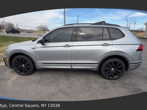 Used 2020 Volkswagen Tiguan SE R-Line FWD image 3