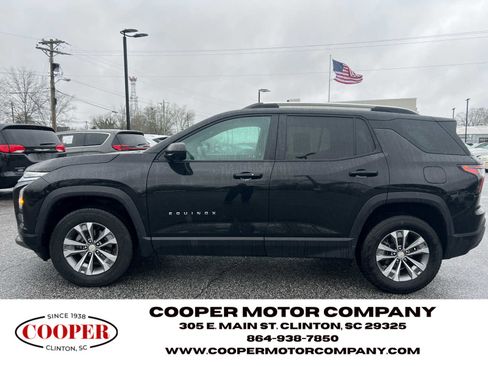 Used 2025 Chevrolet Equinox LT w/ Convenience Package II image 3