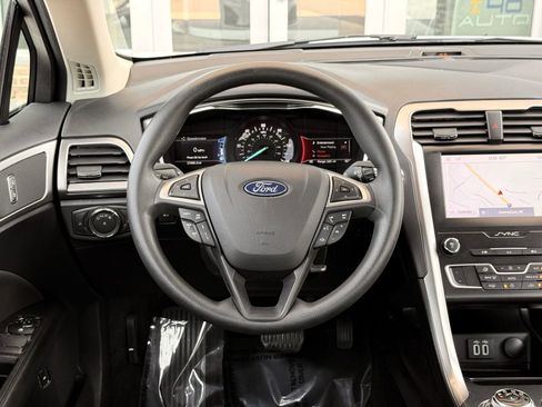 Used 2020 Ford Fusion SE FWD image 23