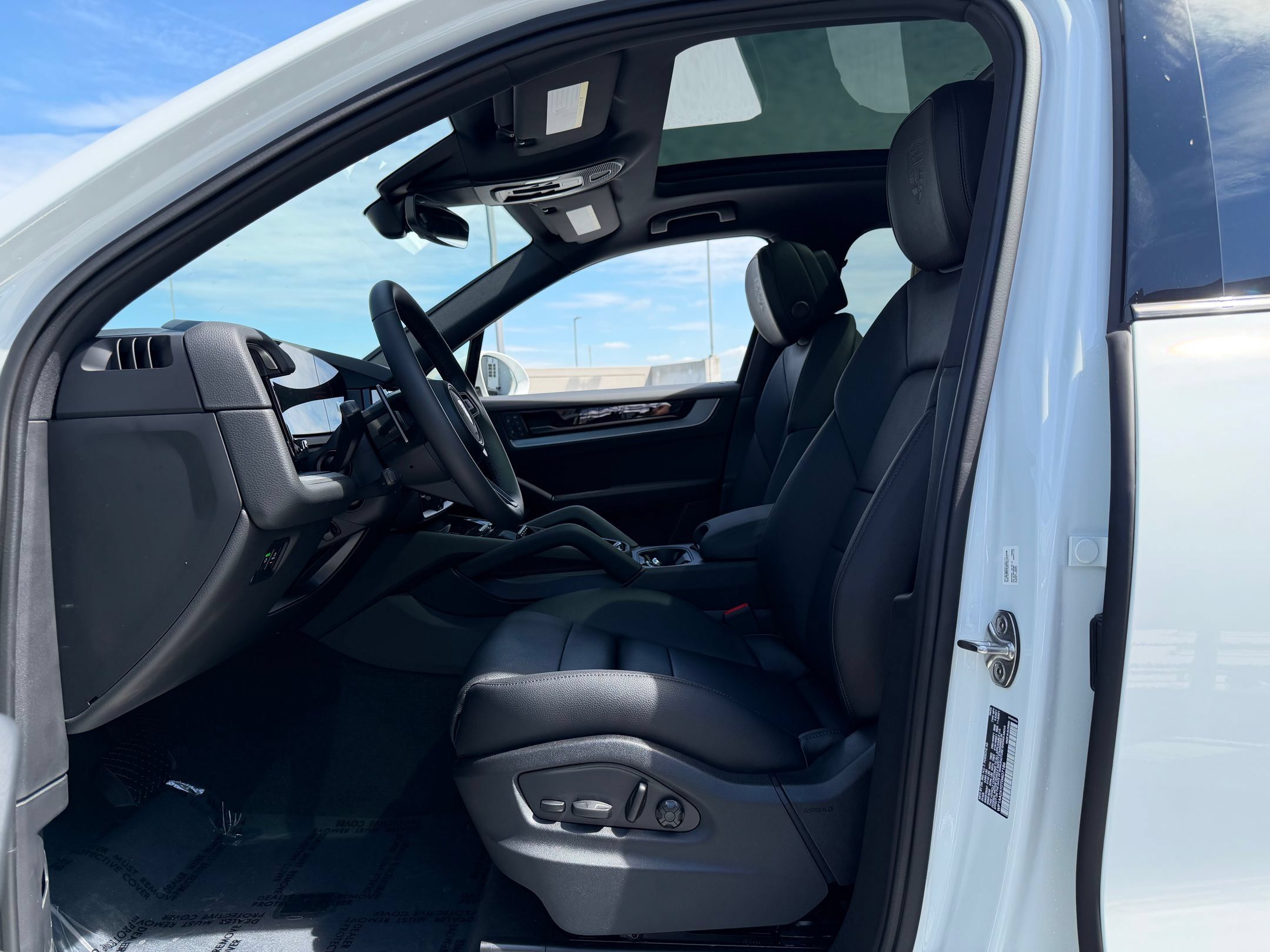 Used 2026 Porsche Cayenne AWD/4WD image 33