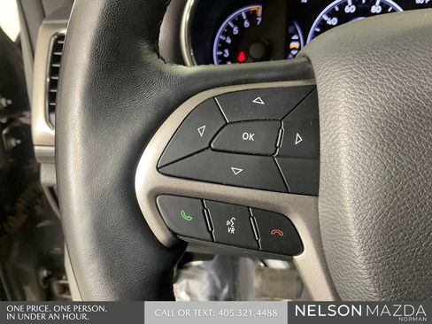 Used 2021 Jeep Grand Cherokee Laredo X AWD/4WD image 43