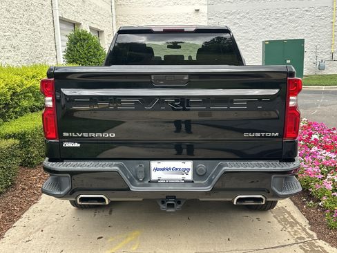 Used 2020 Chevrolet Silverado 1500 Custom w/ Custom Value Package AWD/4WD image 7