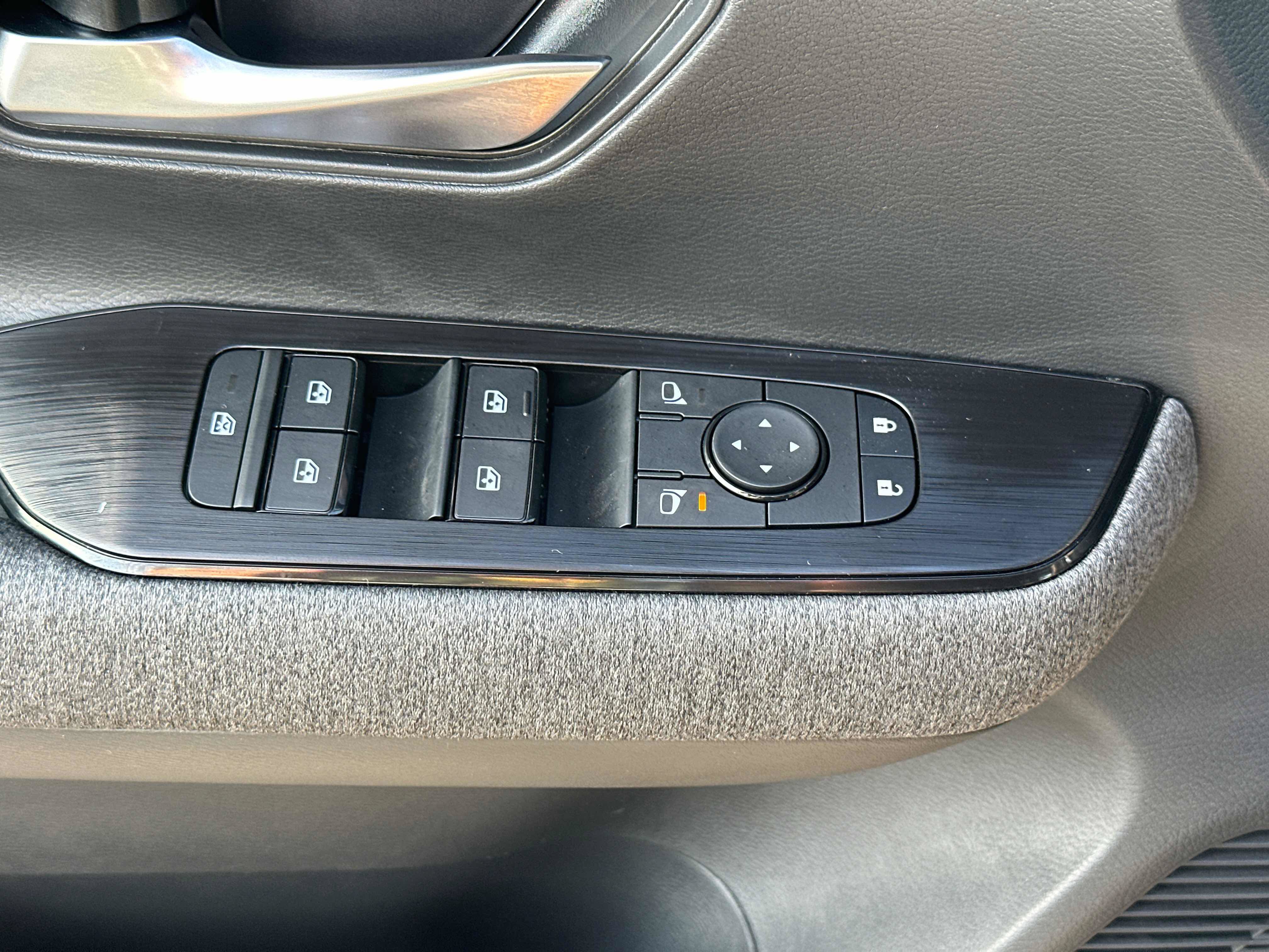 New 2027 Nissan Kicks SV AWD/4WD image 19