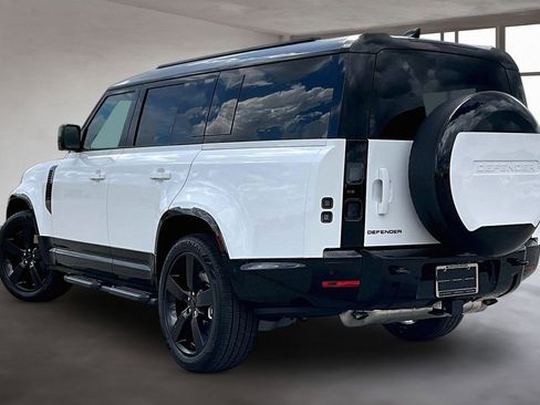 New 2026 Land Rover Defender 130 X-Dynamic SE AWD/4WD image 3