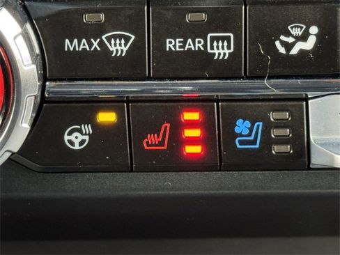 Certified 2025 Ford F150 Platinum w/ Equipment Group 702A High image 20