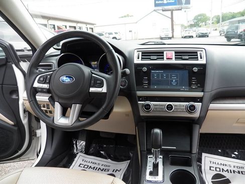 Used 2017 Subaru Outback 2.5i Limited AWD/4WD image 20