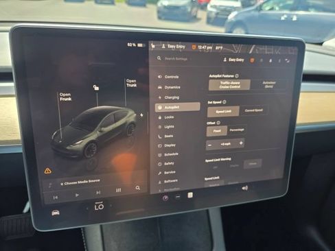 Used 2023 Tesla Model Y Long Range AWD/4WD image 32