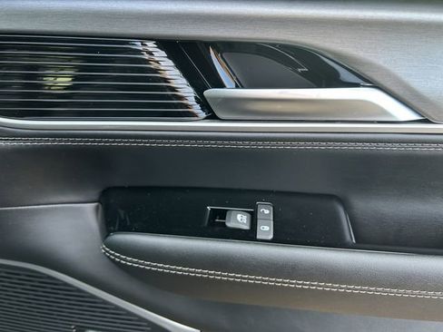 New 2026 Jeep Grand Wagoneer Limited w/ Convenience Group I image 19