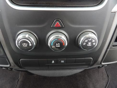 Used 2017 RAM 1500 Express image 25