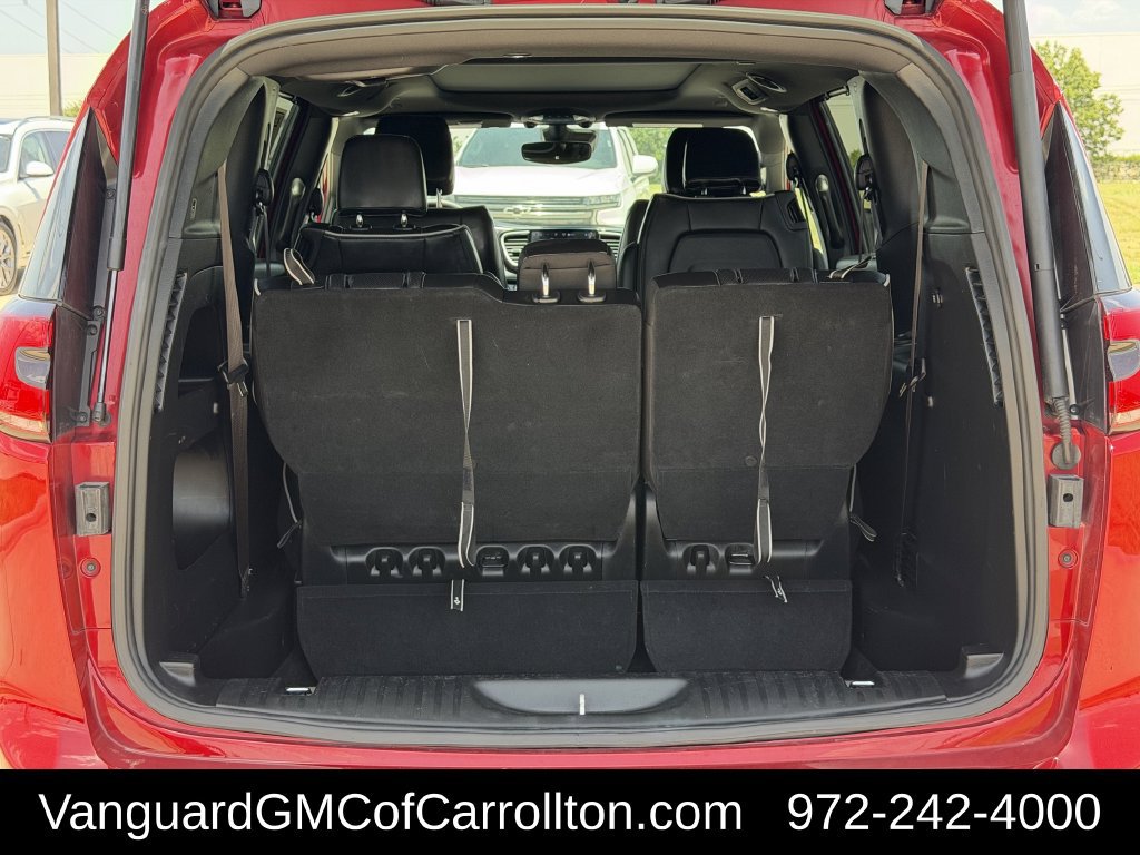 Used 2025 Chrysler Pacifica Limited FWD image 35