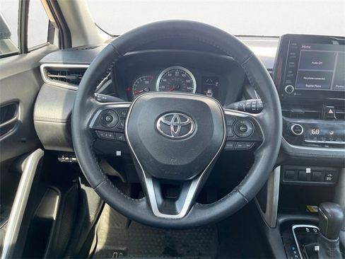 Used 2022 Toyota Corolla Cross LE image 13