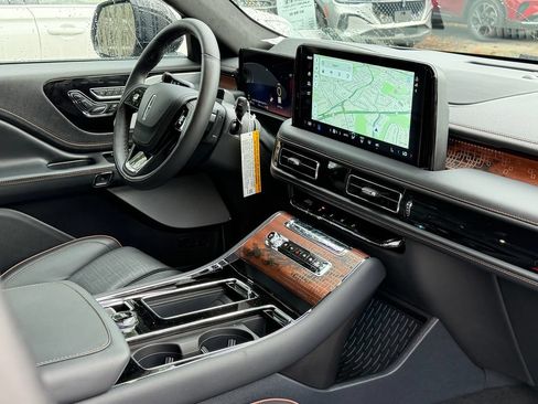 New 2026 Lincoln Aviator Black Label w/ Dynamic Handling Package AWD/4WD image 17