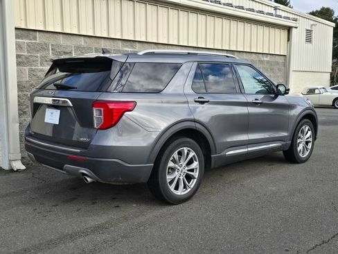 Used 2022 Ford Explorer Limited w/ Equipment Group 301A image 10