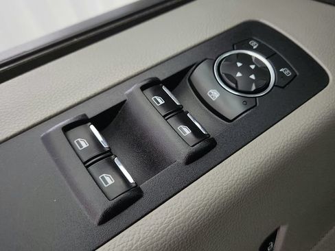 Used 2016 Ford F150 XLT AWD/4WD image 15