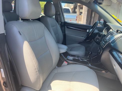 Used 2015 Kia Sorento LX FWD image 33