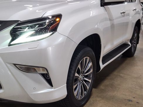 Used 2023 Lexus GX 460 Luxury w/ Accessory Package AWD/4WD image 13