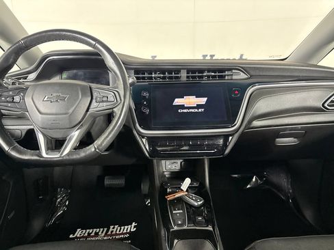 Used 2022 Chevrolet Bolt LT w/ Infotainment Package FWD image 19