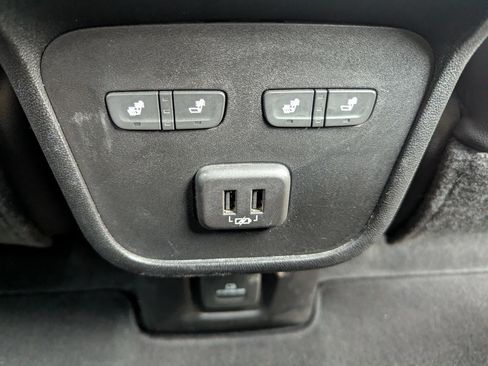 Used 2022 Chevrolet Equinox Premier AWD/4WD image 22