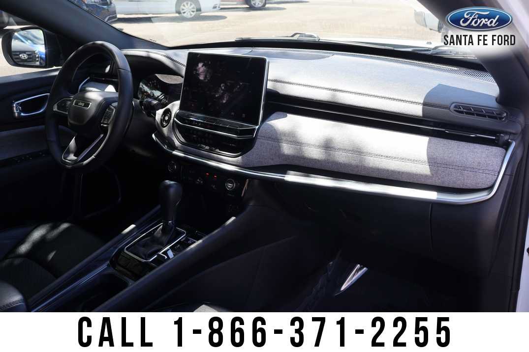 Used 2024 Jeep Compass Latitude w/ Altitude Special Edition AWD/4WD image 27