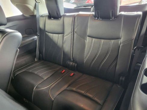 Used 2013 INFINITI JX35 AWD w/ Premium Pkg image 8