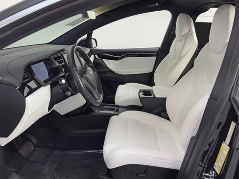 Used 2018 Tesla Model X 100D image 31