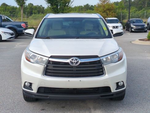 Used 2016 Toyota Highlander XLE AWD/4WD image 9
