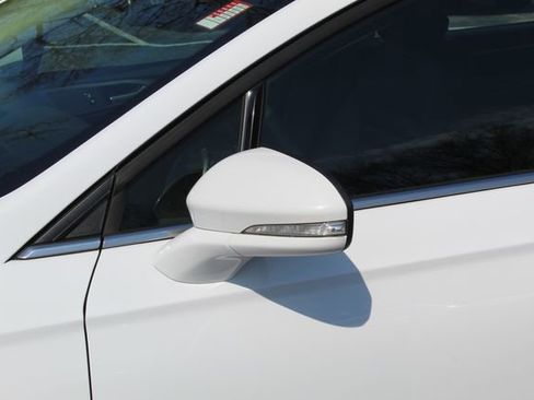 Used 2020 Ford Fusion SEL FWD image 11