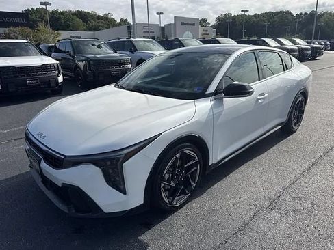 Certified 2025 Kia K4 GT-Line w/ GT-Line Premium Package FWD image 4