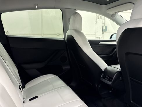 Used 2023 Tesla Model Y Performance image 20