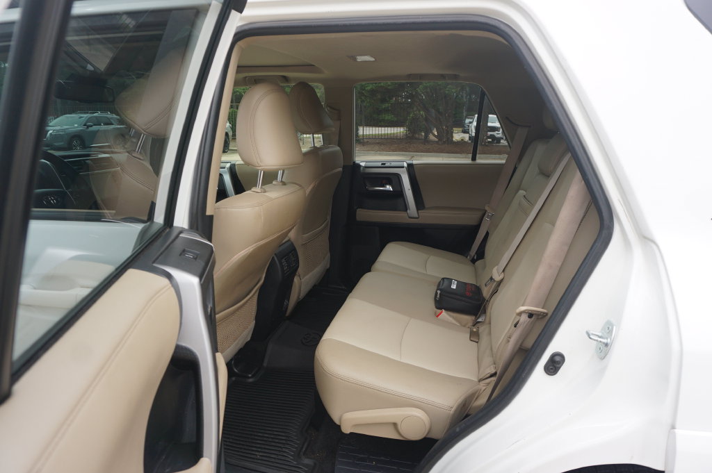 Used 2021 Toyota 4Runner SR5 Premium w/ Moonroof Package RWD image 15