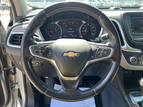Used 2020 Chevrolet Equinox LT w/ Driver Convenience Package AWD/4WD image 24