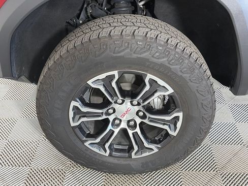 Used 2025 GMC Canyon AT4 w/ Technology Plus Package AWD/4WD image 8