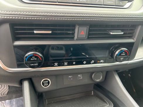 Used 2023 Nissan Rogue SV FWD image 24