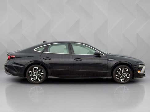 Used 2025 Hyundai Sonata SEL FWD image 4