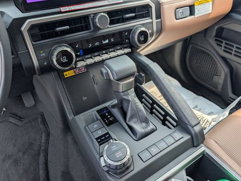 New 2026 Toyota 4Runner Limited AWD/4WD image 19