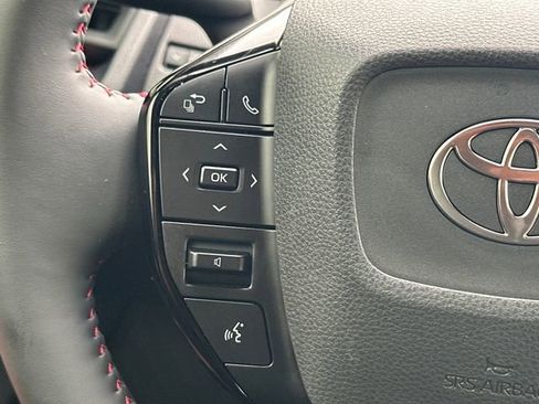 Used 2025 Toyota Prius Plug-In Hybrid FWD image 19