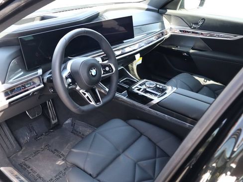 Used 2026 BMW 740i w/ Premium Package RWD image 16