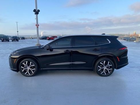 Used 2025 Toyota Crown Signia AWD/4WD image 5