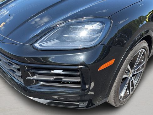 Used 2024 Porsche Cayenne S AWD/4WD image 9