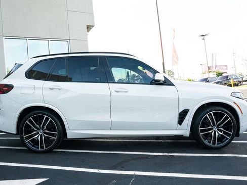 Used 2024 BMW X5 xDrive40i w/ M Sport Package AWD/4WD image 11