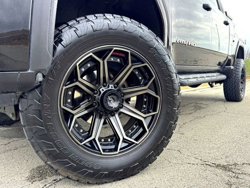 Used 2024 GMC Sierra 2500 AT4 w/ AT4 Preferred Package image 2